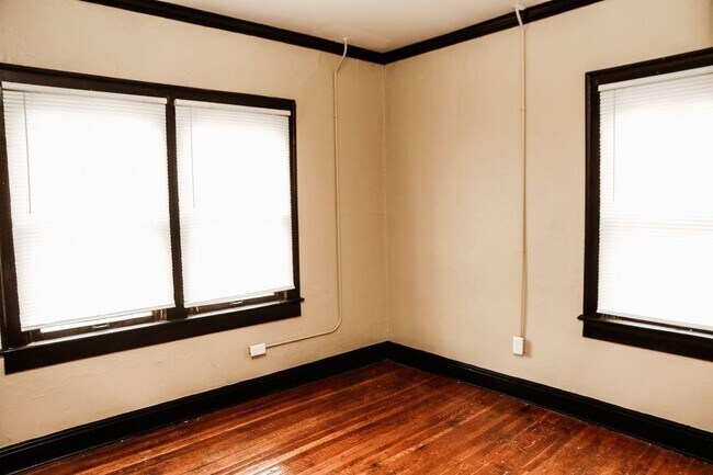 Foto del edificio - 708 E 11th St