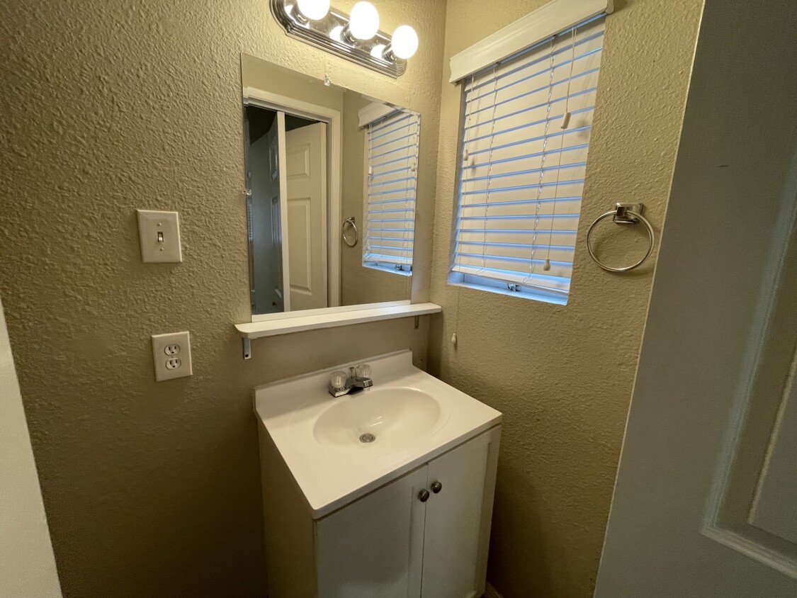 20013 4th Ave S - House Rental in Des Moines, WA | Apartments.com