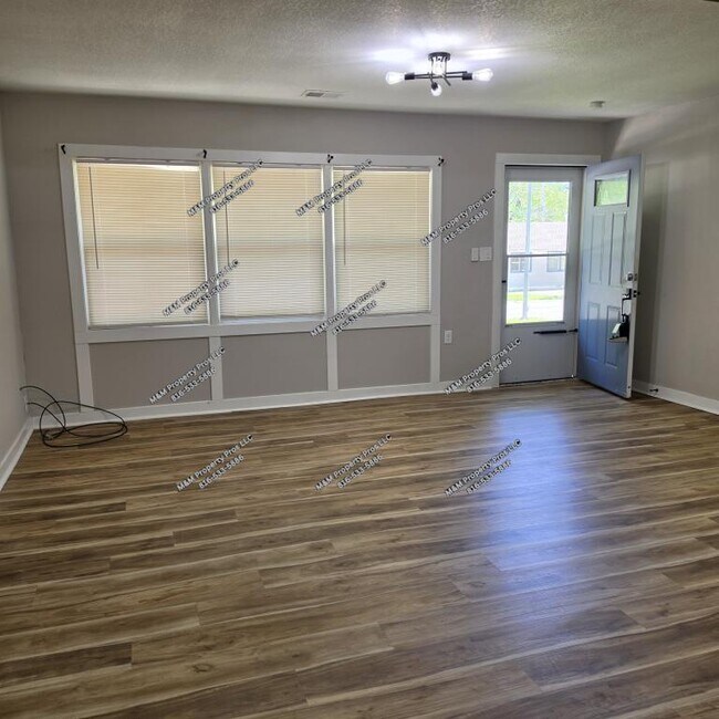 Foto del edificio - 7610 E 113th St