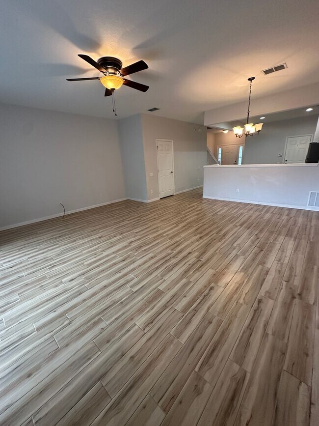 Building Photo - Spacious Town home in gated community of A...
