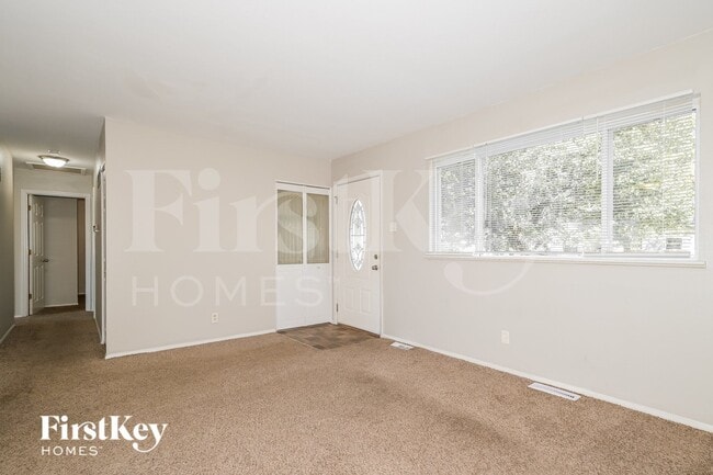 Building Photo - 1140 Estes Dr