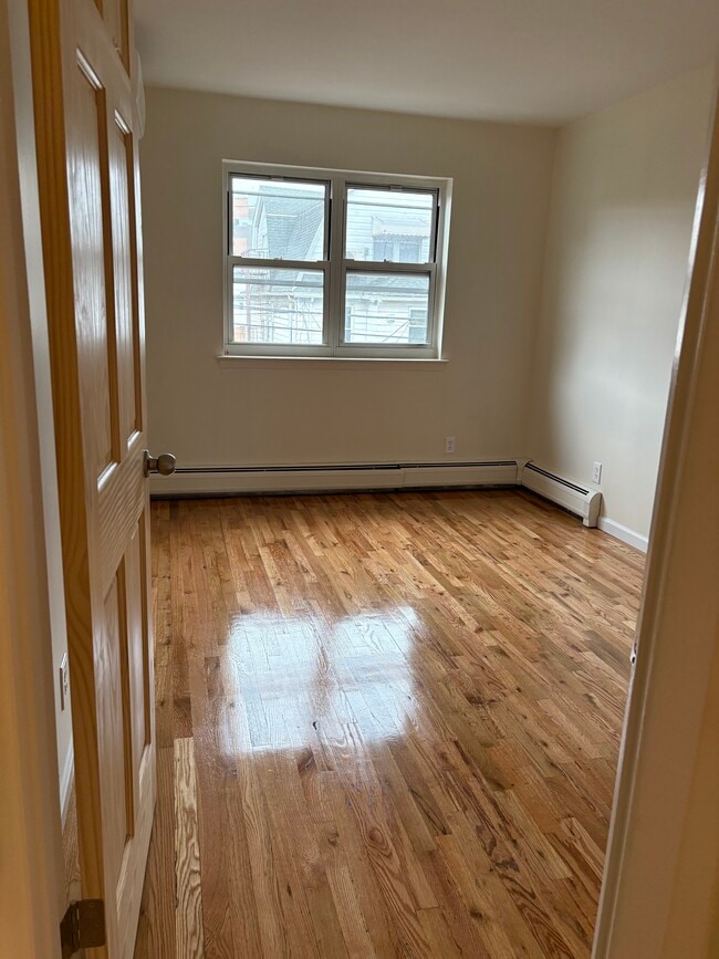 completo (2) - 4115A 75th St