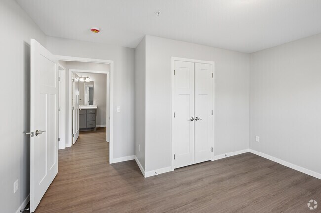 2 habitaciones, 1 baño - 1100 pies cuadrados - Dormitorio - 555 Highway 23 E