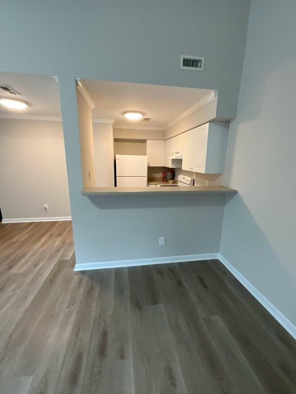 Building Photo - Home for rent with close proximity to tran...