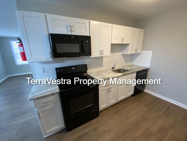 Building Photo - 3 Bed Single Family in Upper Deerfield!