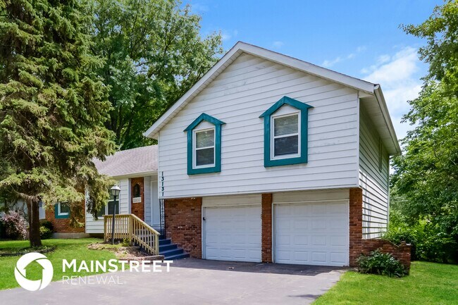 Building Photo - 13131 W 100th St