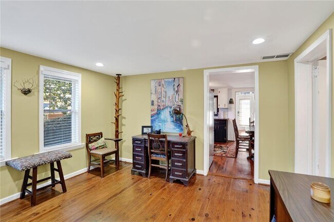 Foto del edificio - 3671 Bishop Dr