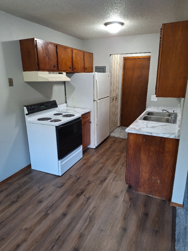 Building Photo - 1676 English St