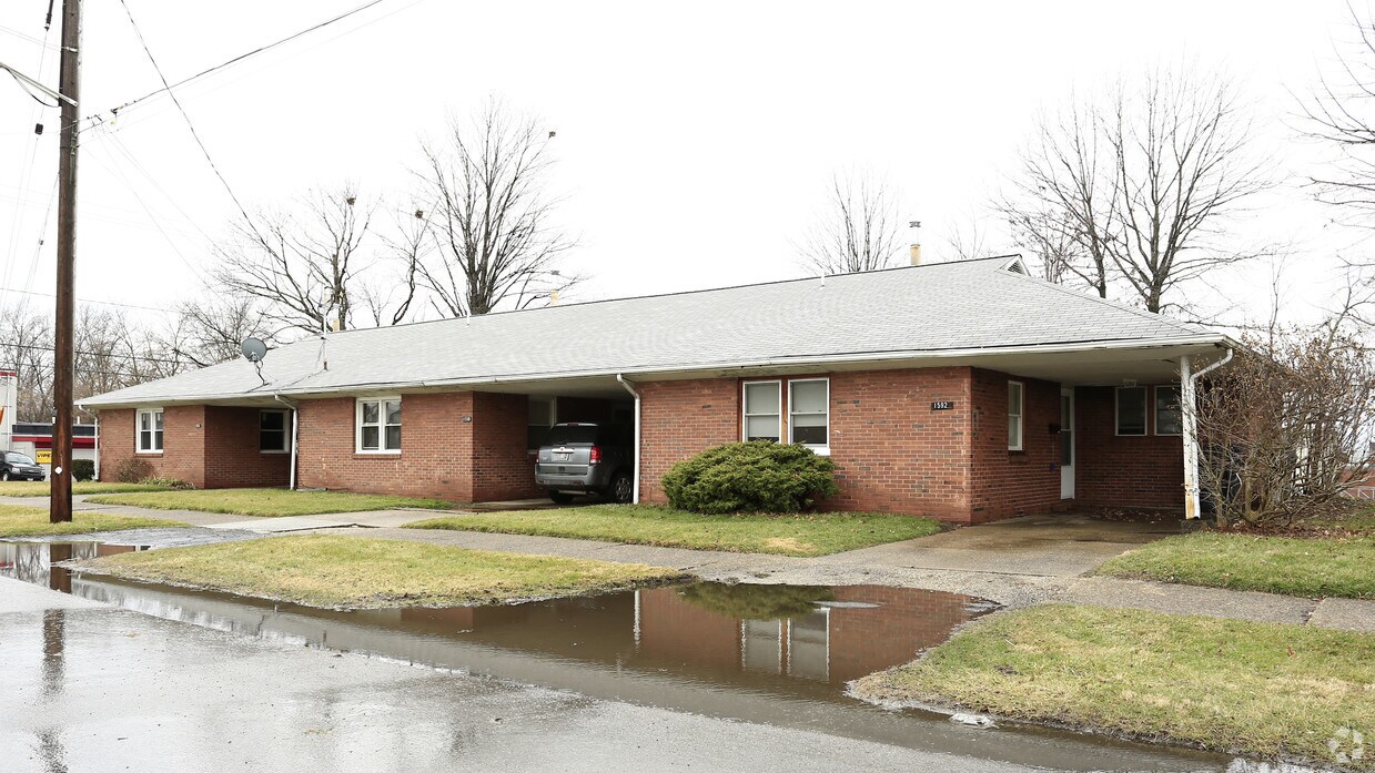Foto del edificio - 3257 Youngstown Rd SE
