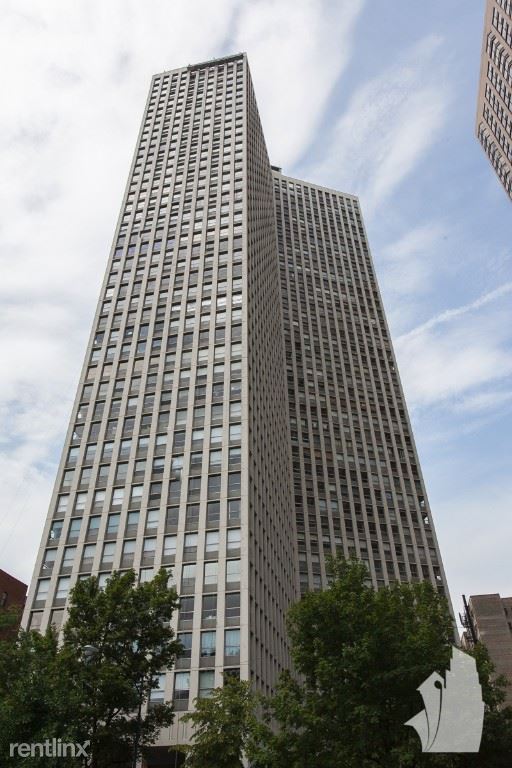 Foto del edificio - 2626 N Lakeview Ave