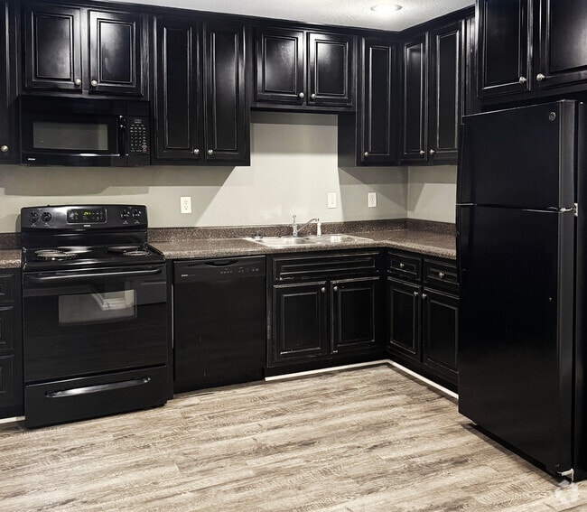 Building Photo - Willow Creek Townhomes