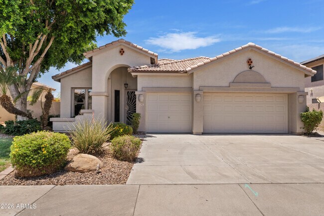 Building Photo - 2912 N 114th Dr