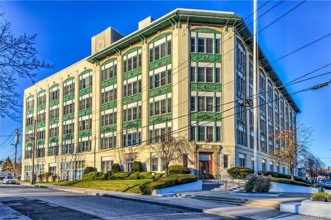 1 Landmark Square- Port Chester, NY - 10 Horton Ave