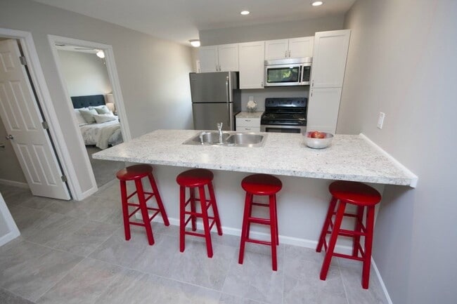 Foto del edificio - Updated 2 bedroom Duplex $1100/Month