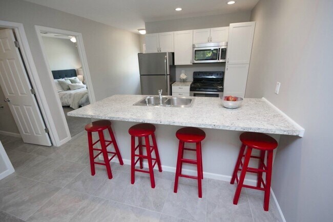 Foto del edificio - Updated 2 Bedroom Rental (Duplex)- $1100/Month