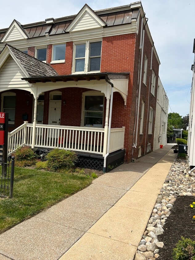 25 W Third St Unit 2nd Floor, Media, PA 19063 25 W Third St Media, PA