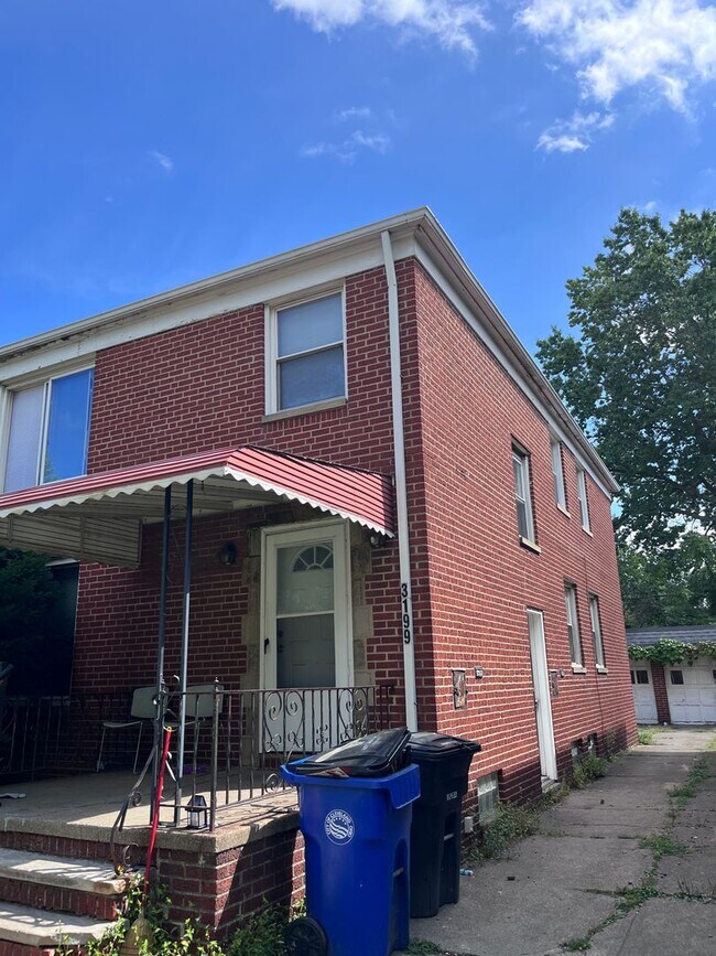 Building Photo - 3199 W 116th St