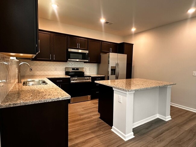 Building Photo - 542 Sessile Oak Dr