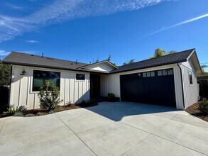 Building Photo - 1910 Raymond Ln