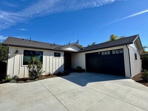 Building Photo - 1910 Raymond Ln