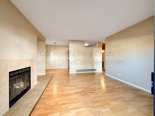 Foto del edificio - 13 Schooner Ct