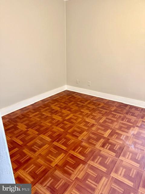 Building Photo - 27 W Main St