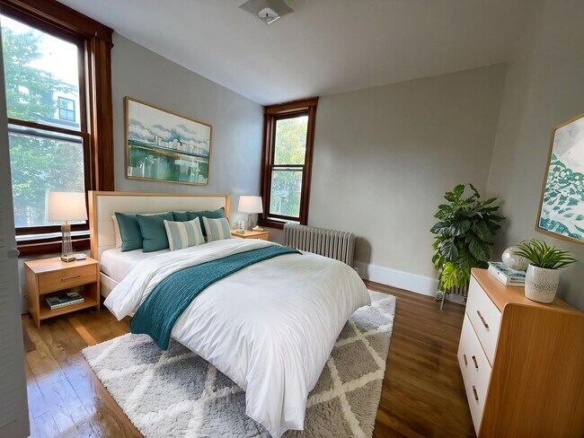 Foto del edificio - South Boston 5 Bed / 3 Bath – W/D in Unit – 9/1