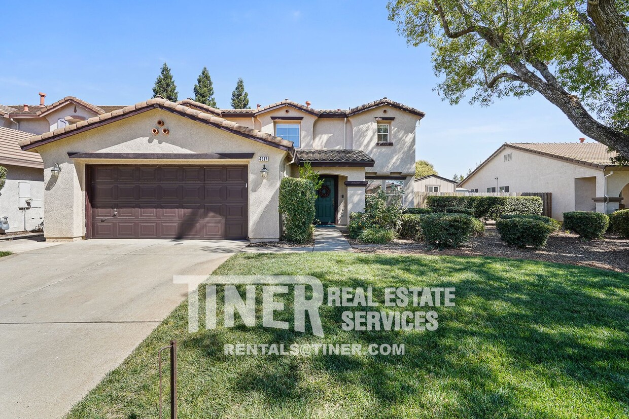 Primary Photo - Stunning 3 Bedroom Mather Home