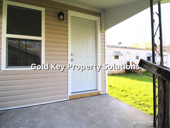 Building Photo - 2 Bed 1 Bath Home For Rent W/ Covered Fron...