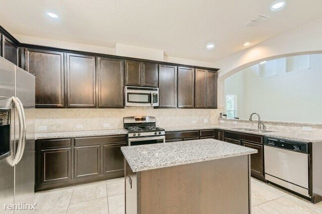 Building Photo - 4 br, 3 bath House - 13910 Palatine Hill