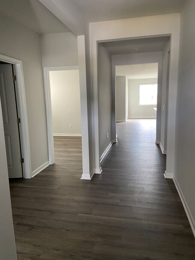 Foto del edificio - Welcome to your dream home in the heart of...