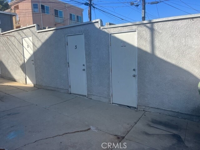 Foto del edificio - 976 W 23rd St