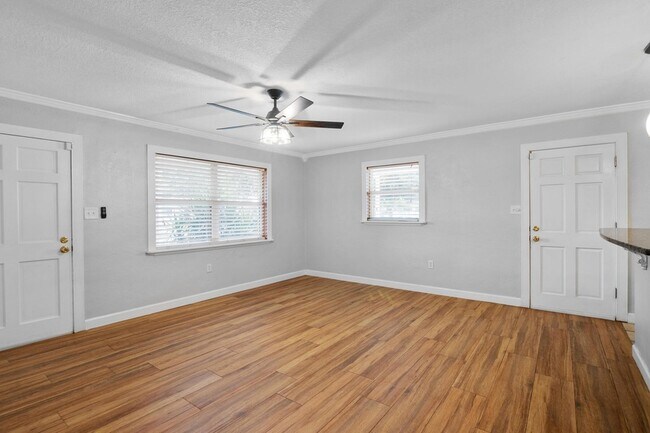 Building Photo - 4326 Yorkshire Drive