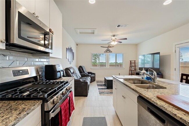 Building Photo - 603 White Steppe Way