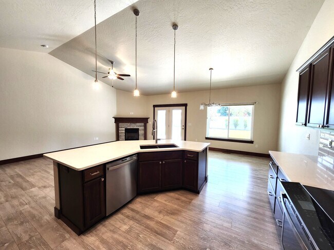 Building Photo - 10850 N Brantley Rd