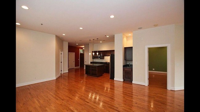 Living Room & Kitchen - 2011 Frankfort Ave