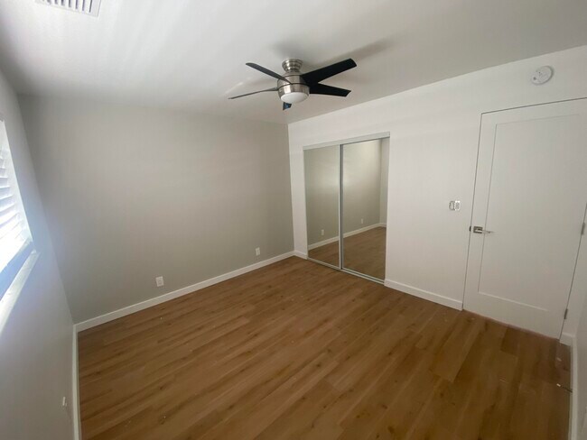 Foto del edificio - 1100 S Lake Dr