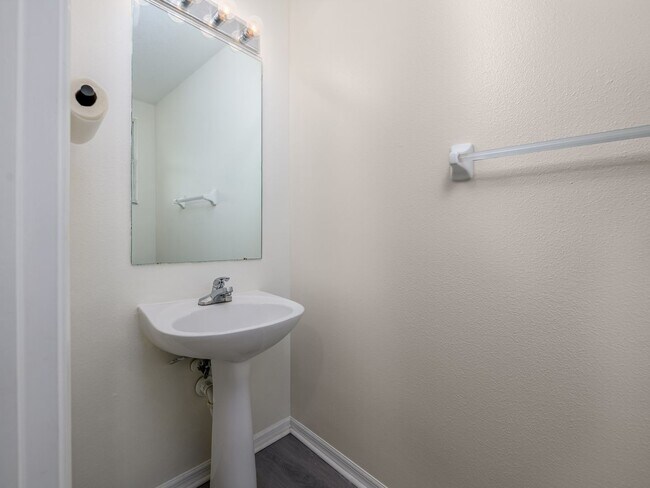 Foto del edificio - Riverview Townhome