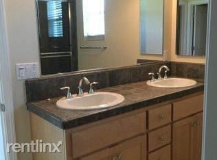 Foto del edificio - 1033 Scotia Terrace