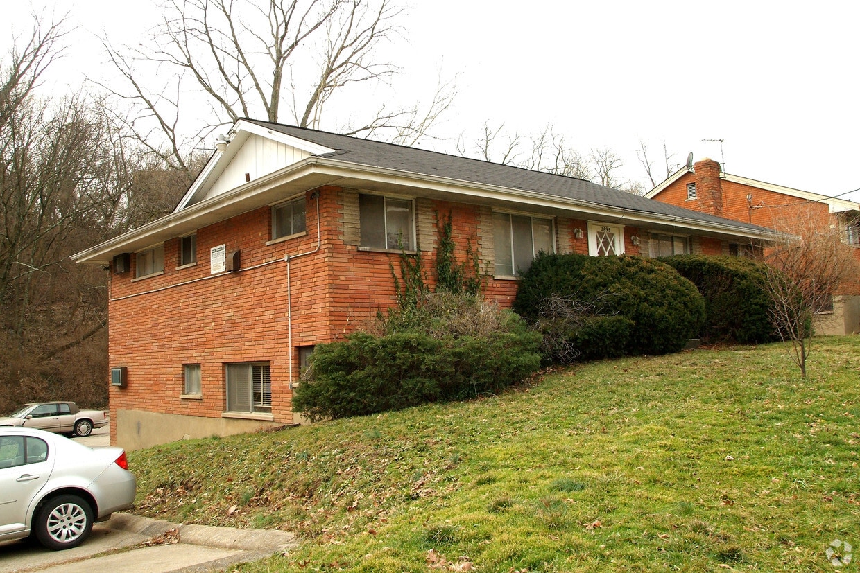 Primary Photo - 2695 Lafeuille Ave