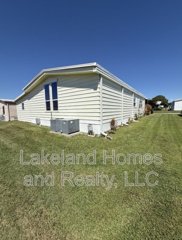 Building Photo - 1811 Sherwood Hill Dr
