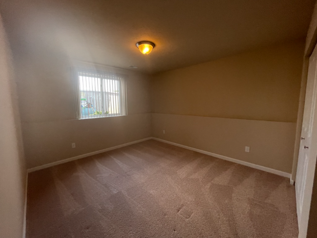 Building Photo - Gorgeous, spacious Vicksburg 3bed home for...