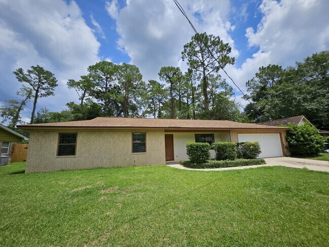 Building Photo - 3245 Whitney Dr E