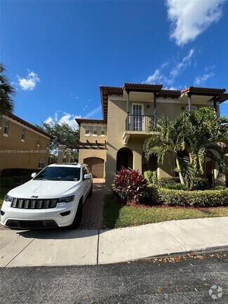 Building Photo - 6965 Julia Gardens Dr