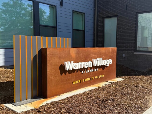 Foto del edificio - Warren Village at Alameda