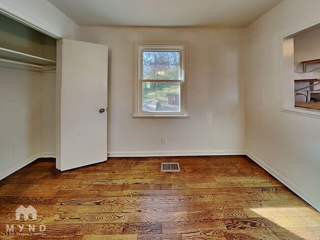 Foto del edificio - 1317 Davidson St