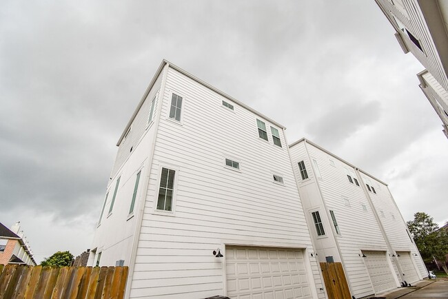 Building Photo - 3712 Link Valley Dr.