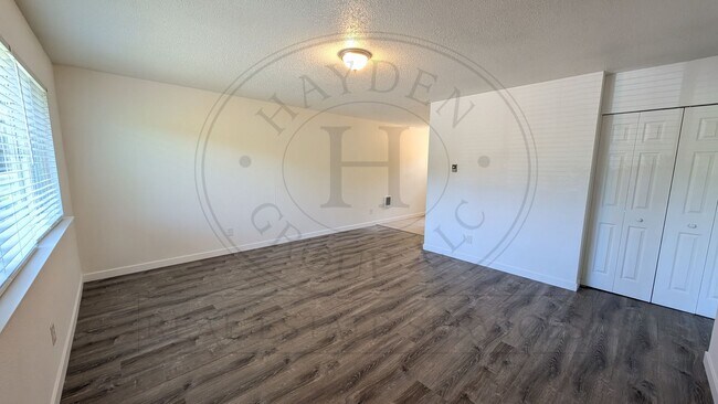 Foto del edificio - Single-story Duplex in Sherwood