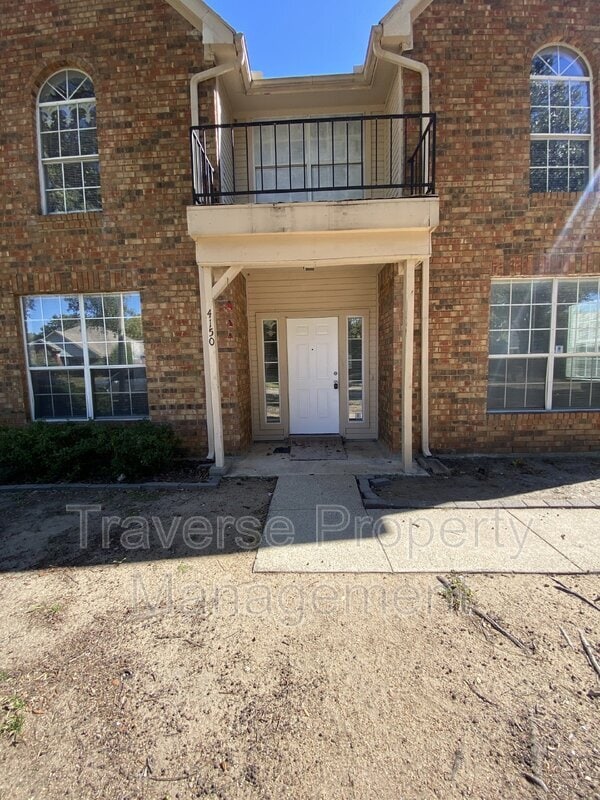 Foto del edificio - 4150 Briar Hill Dr