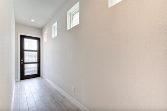 Building Photo - 1517 Canter Bayou Way